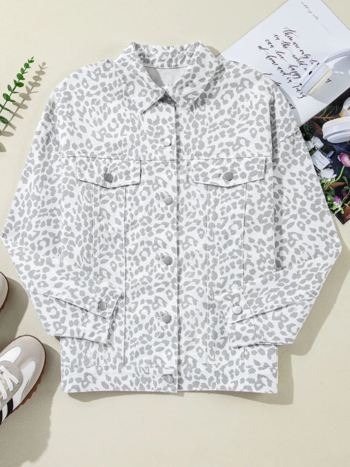 Snow Leopard Print Denim Jean Jacket Button Front Classic Collar Mobwife Animal Glam