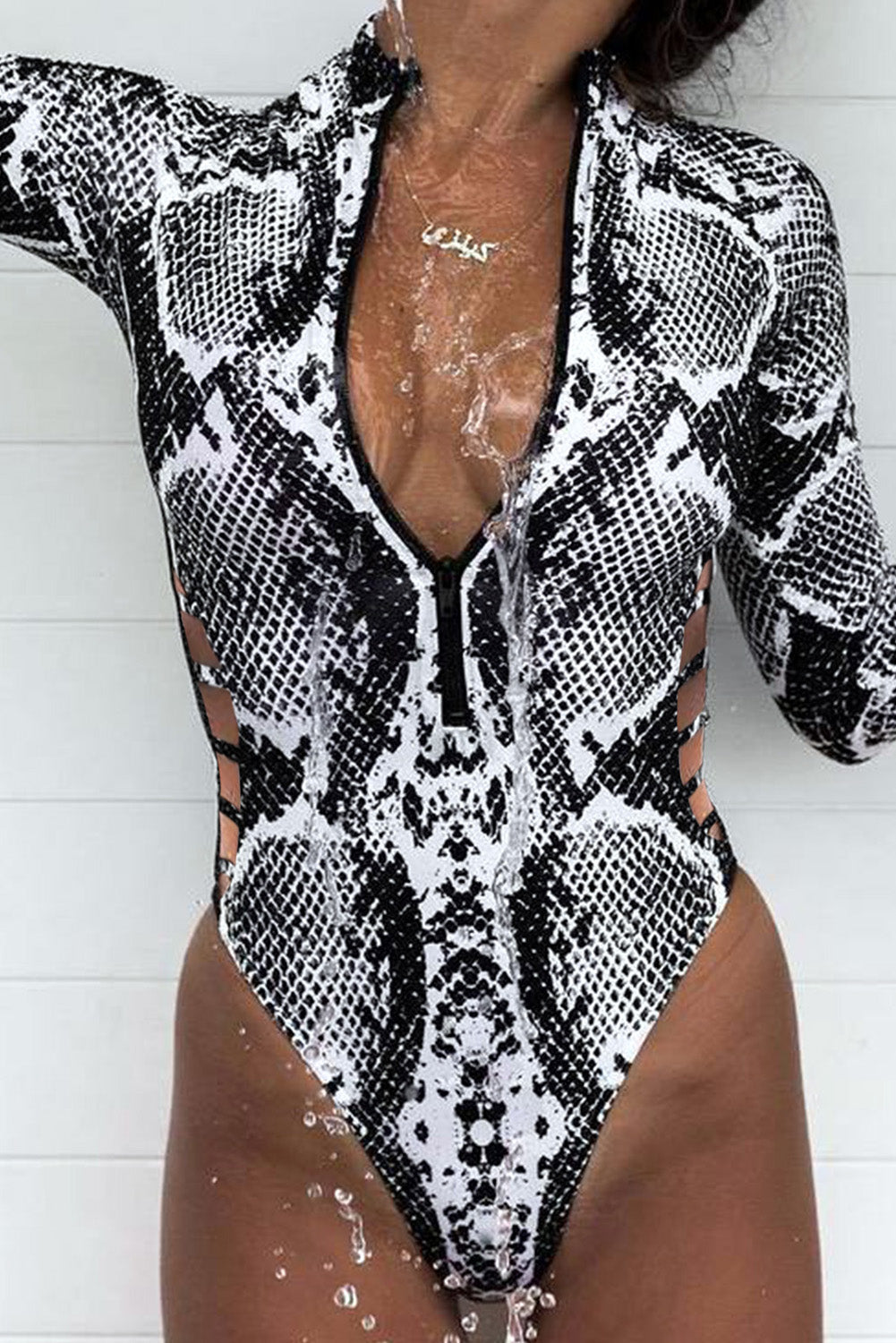 Animal Print Zipper Plunge Cut-Out Side Longsleeve Wetsuit (Plus Size Available)