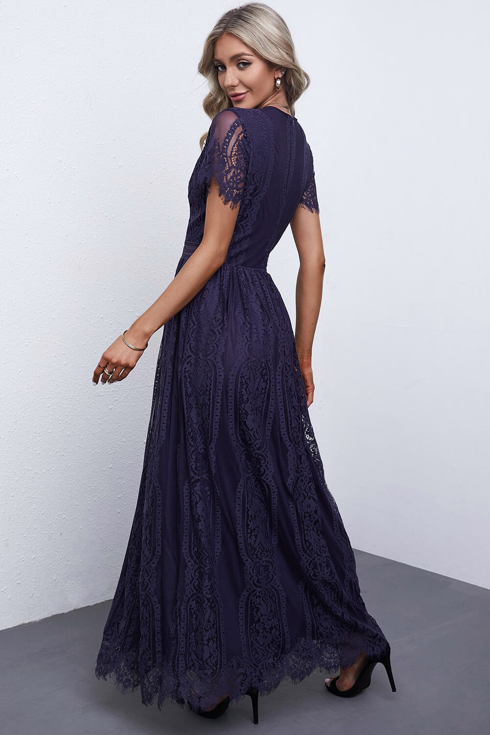 Elegant LACE V-Neck Short-sleeve Maxi Dress