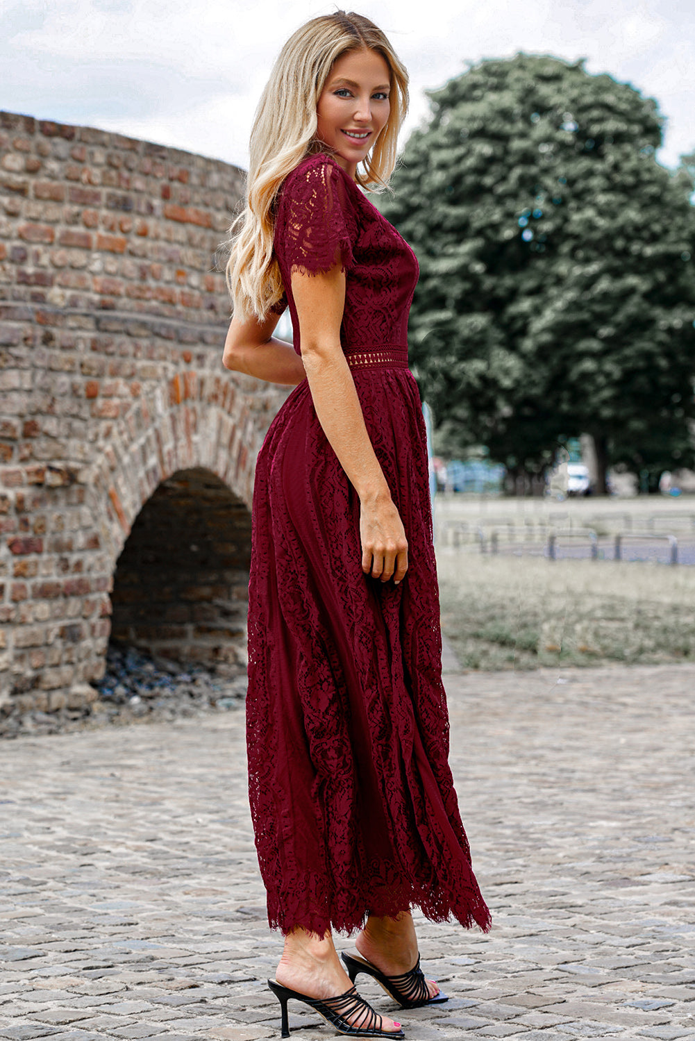 Elegant LACE V-Neck Short-sleeve Maxi Dress