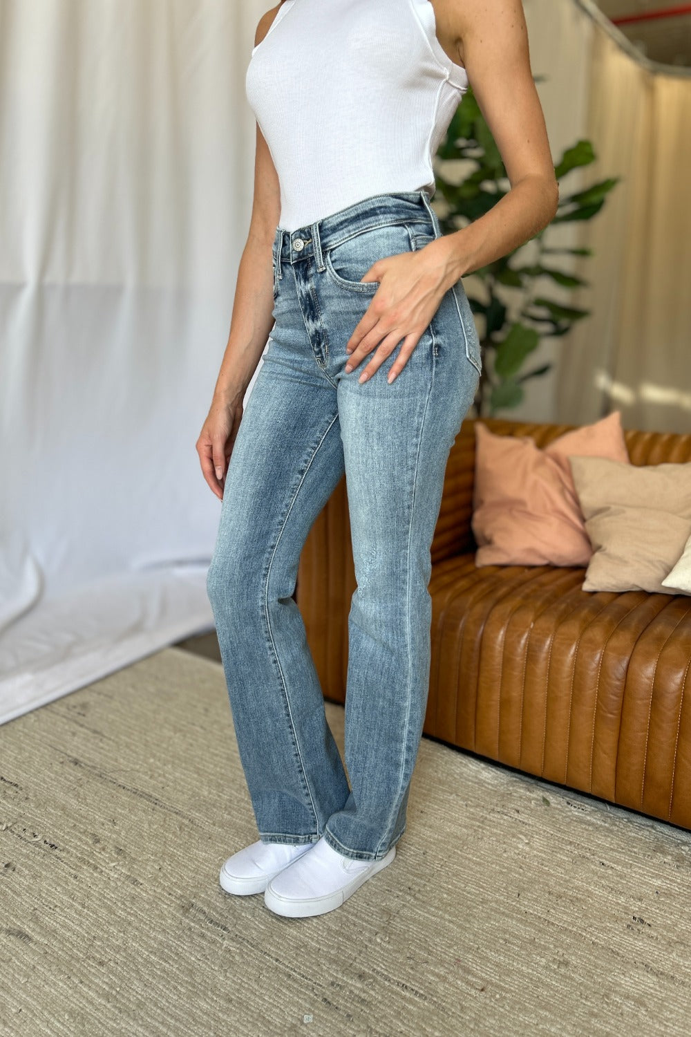 Judy Blue Mid-Rise Waist Bootcut Classic Stone Wash Jeans Slim Fit Stretch Denim Pants