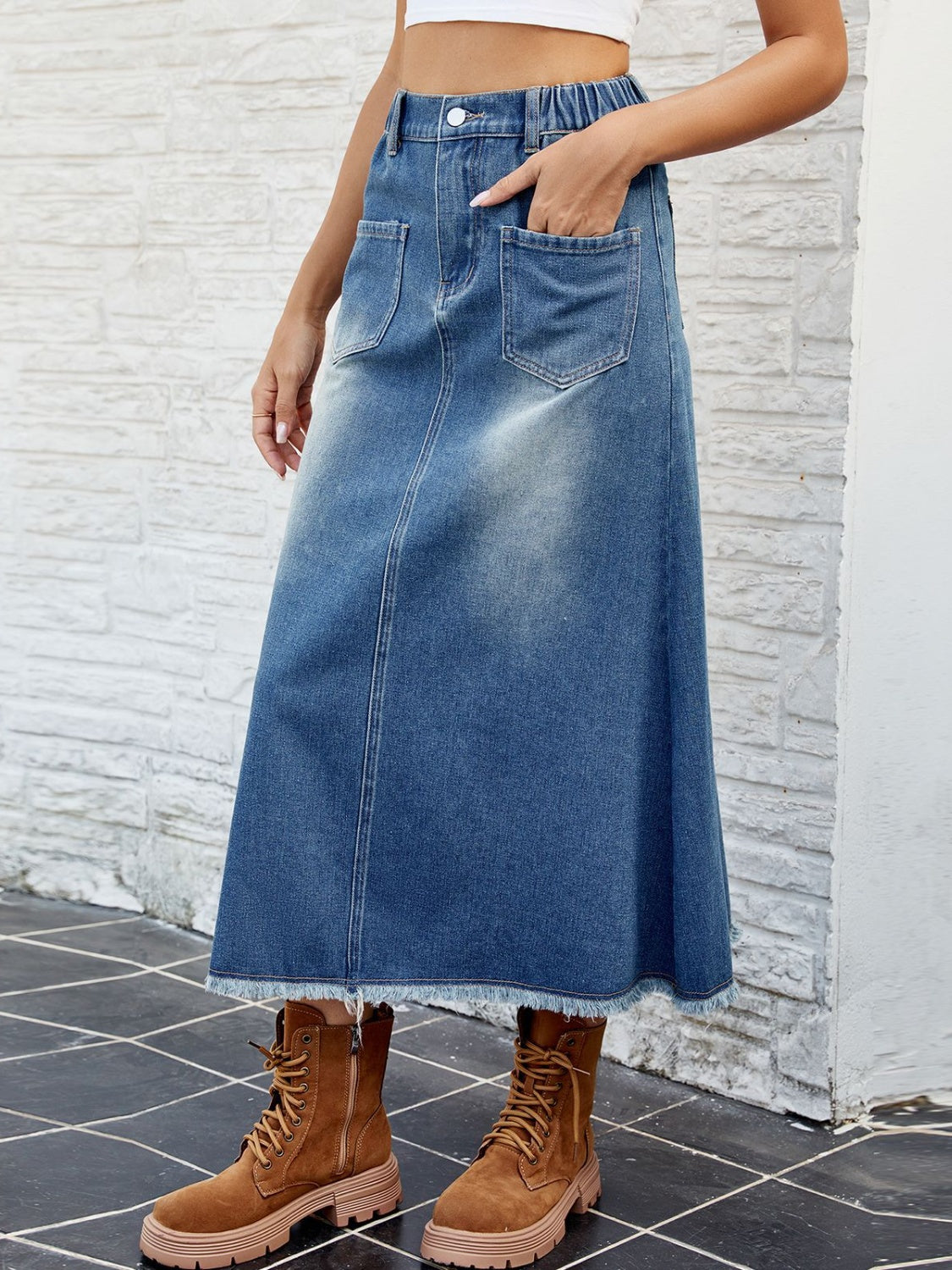 Retro Patch Pocket High-Rise Elastic Waist Raw Fringe Hem Denim Blue Jean Midi Skirt