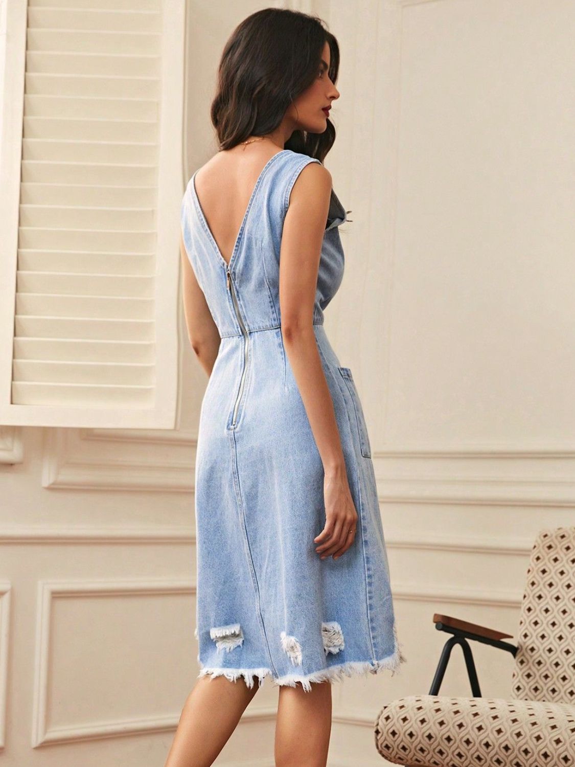 Retro Denim Patch Pocket Sleeveless Blue Jean Distressed Raw Hem Knee-Length Dress