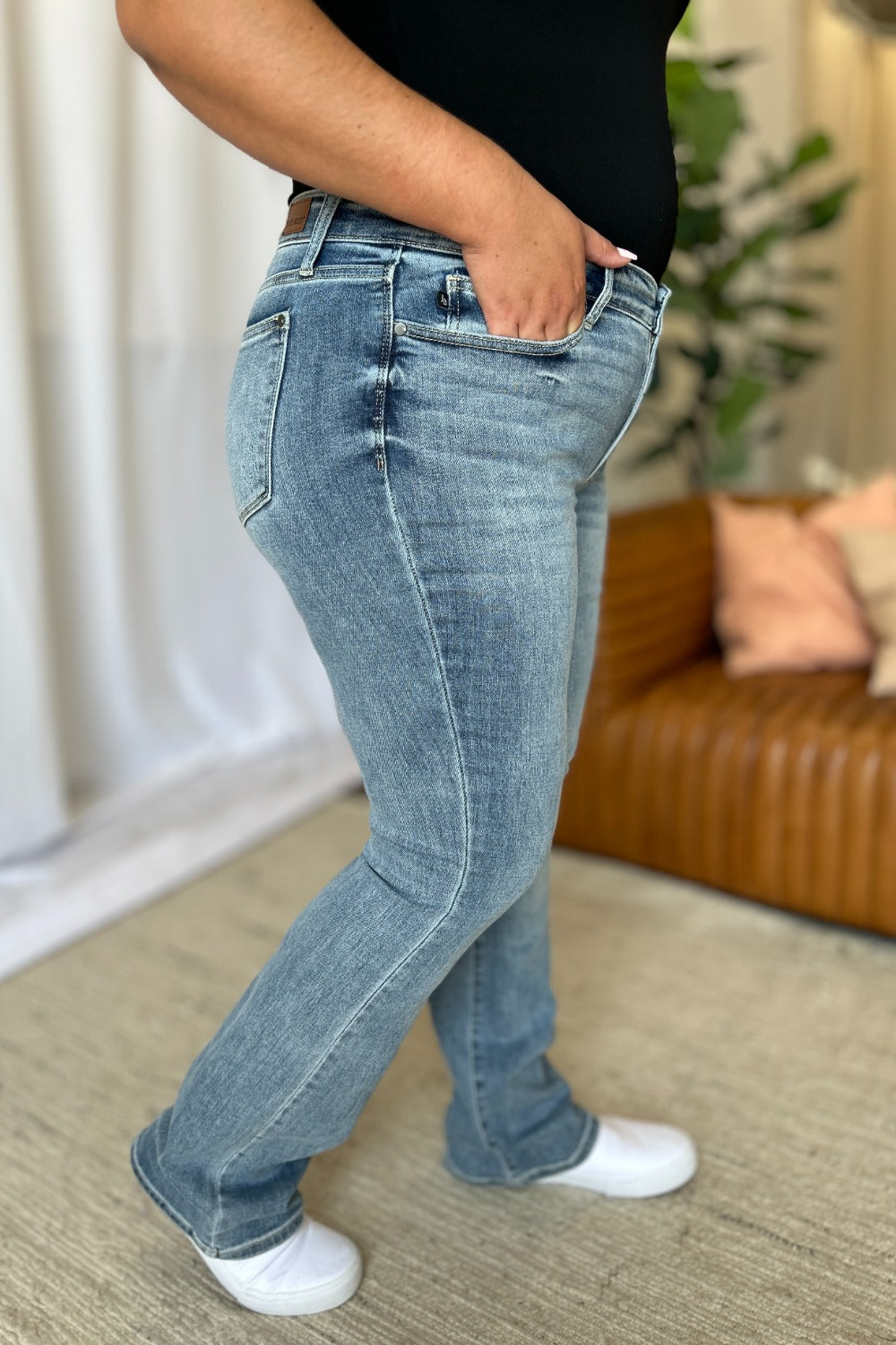 Judy Blue Mid-Rise Waist Bootcut Classic Stone Wash Jeans Slim Fit Stretch Denim Pants