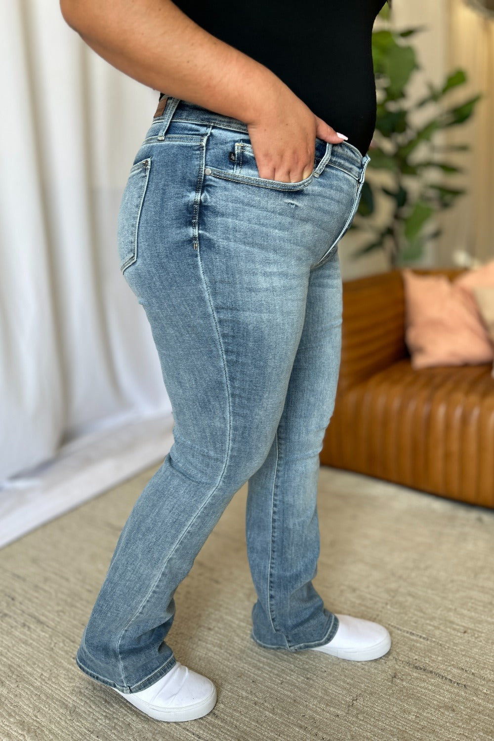 Judy Blue Mid-Rise Waist Bootcut Classic Stone Wash Jeans Slim Fit Stretch Denim Pants