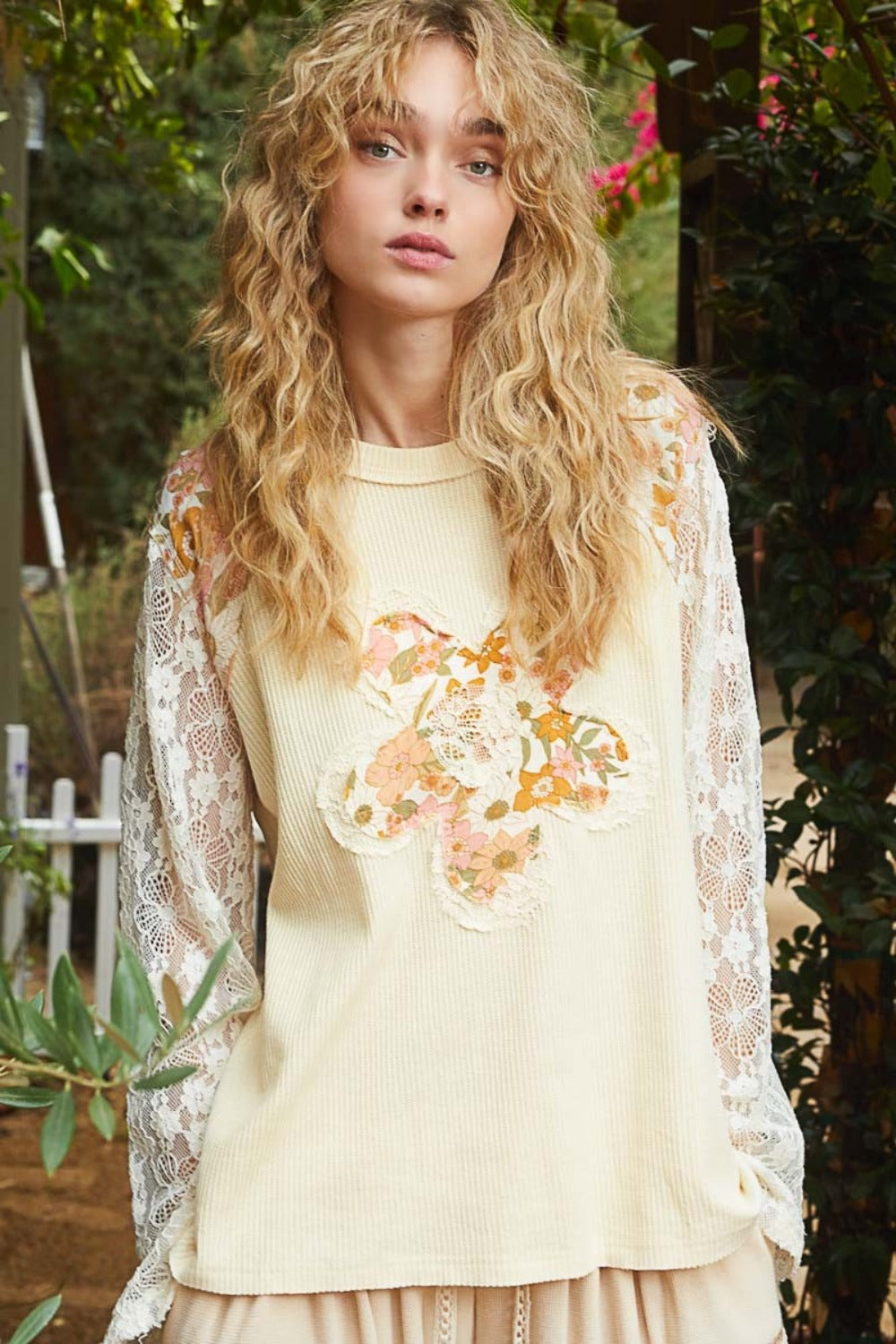 POL Lace Patchwork Retro Daisy Floral Exposed Seam Top Long-Sleeve Boho Knit Shirt