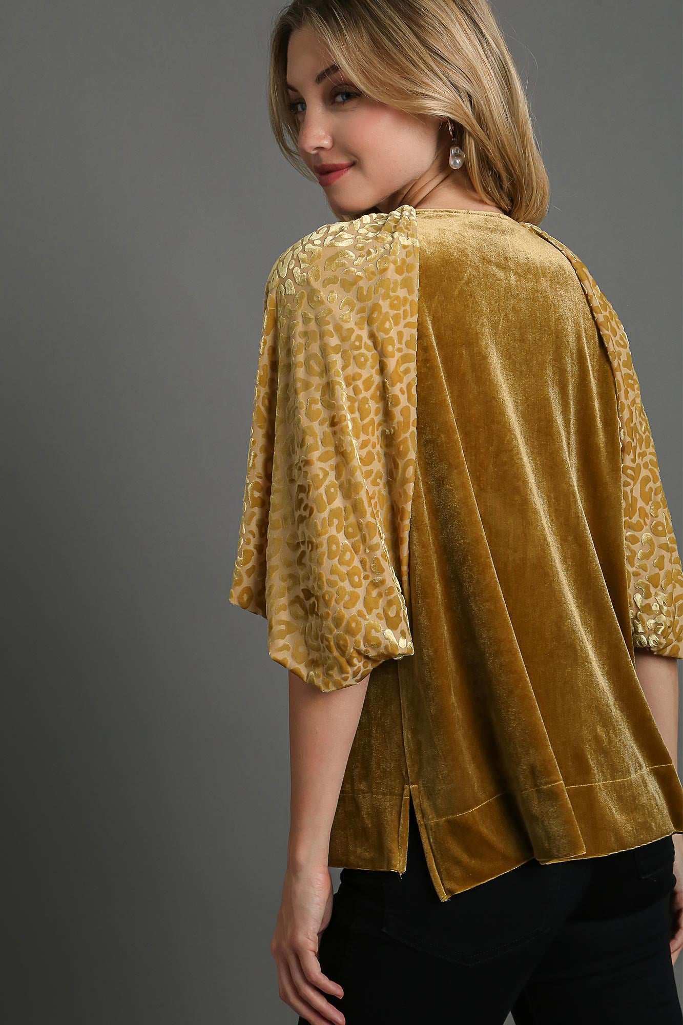 Umgee Leopard Velvet Sheer Balloon Half Sleeve Shirt Split Side Top High-Low Blouse