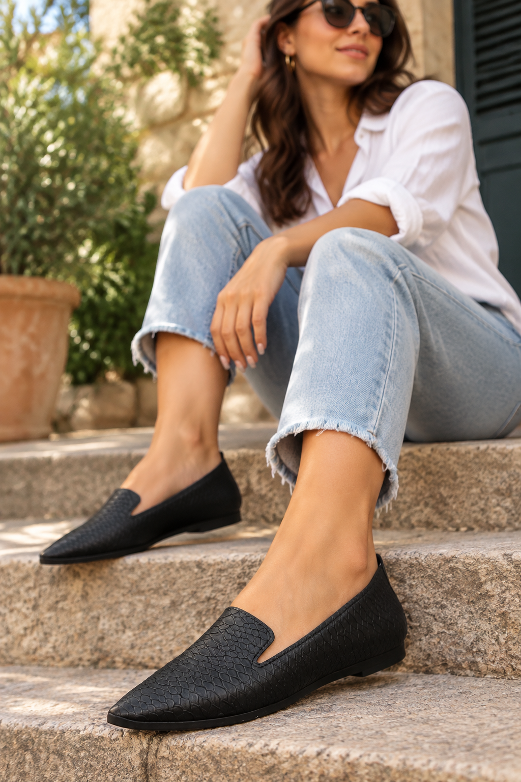 Snake Embossed Faux Leather Pointed Toe Notched Loafer Flats Slip-On Shoes