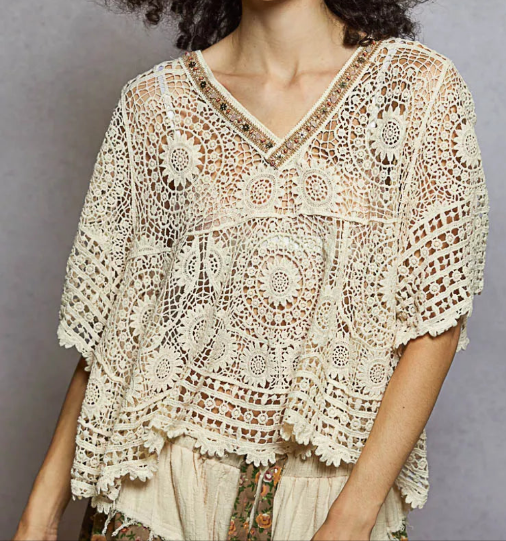 POL Beaded Contrasting V-Neck Top Openwork Granny Crochet Scalloped Hem Blouse Natural Cream