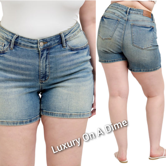 Judy Blue V-waist Slim Fit Denim Mid-length Skinny Leg Retro Vintage Shorts