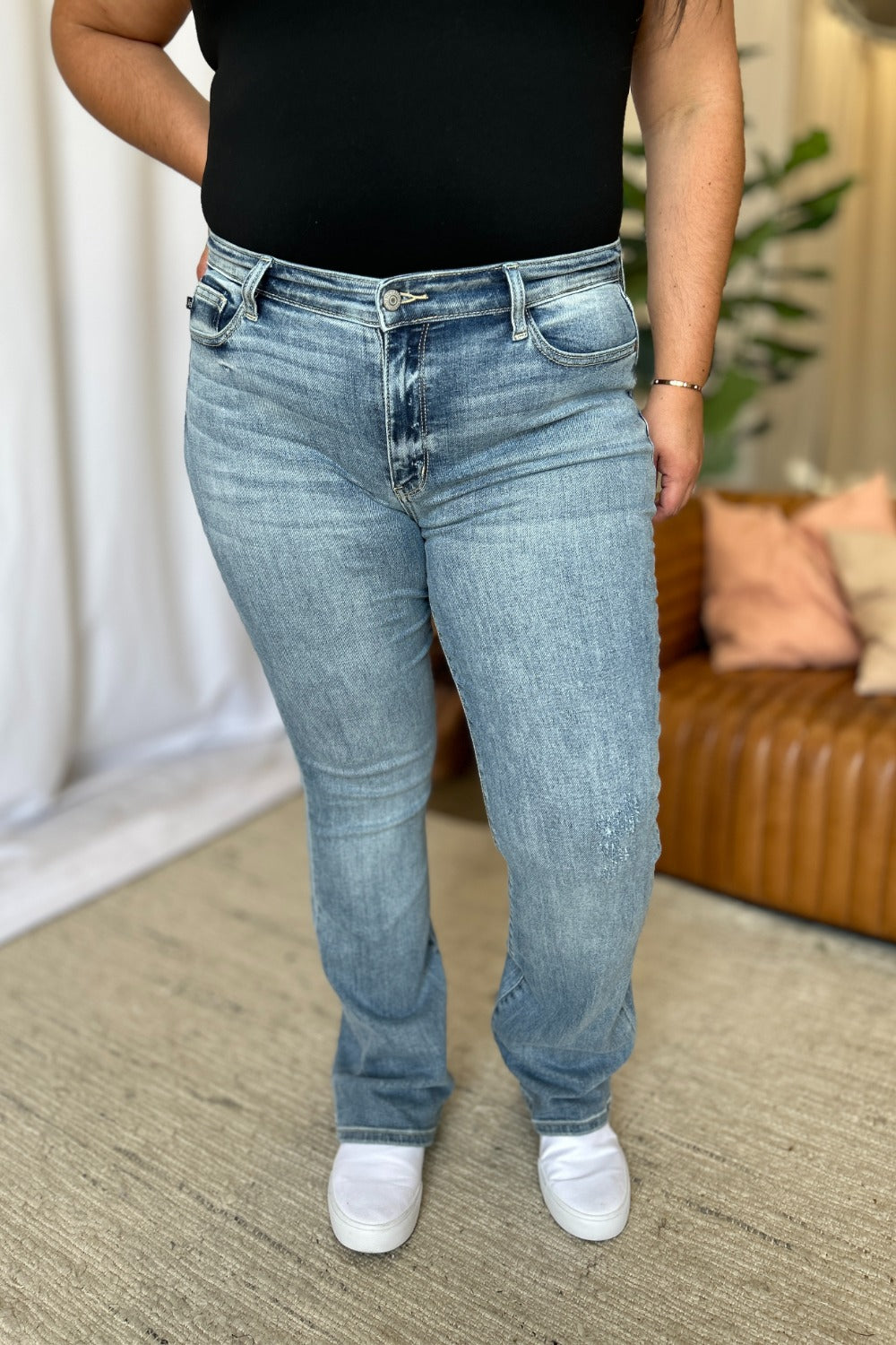 Judy Blue Mid-Rise Waist Bootcut Classic Stone Wash Jeans Slim Fit Stretch Denim Pants