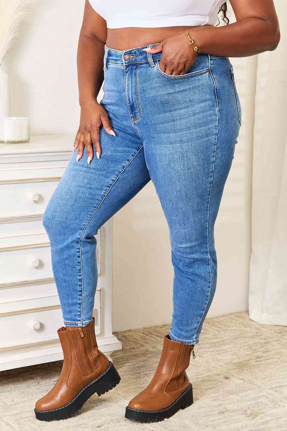 High-Rise Denim Classic Skinny Cropped Medium Wash Jean Judy Blue Pants