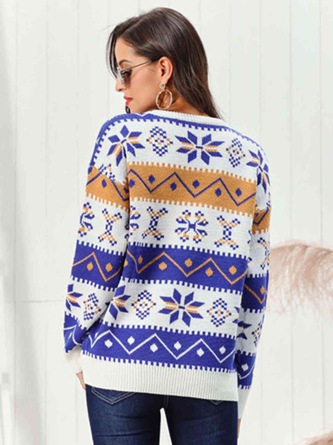Bold Fair Isle Contrast Winter Snowflake Long Sleeve Minimalist Sweater